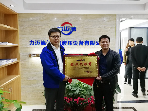 從拒絕到一次購買十臺旋挖鉆機(jī)，他用八年時(shí)間認(rèn)識山河智能