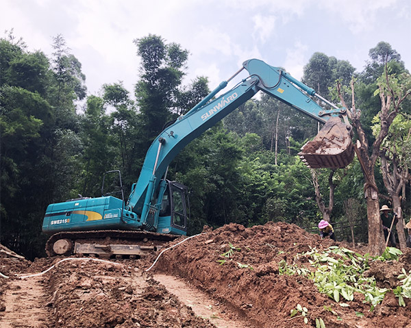 “清涼”送到客戶手中，為山河智能售后服務活動打CAII