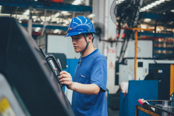 曾夢(mèng)想當(dāng)廚師，卻成數(shù)控車工大師