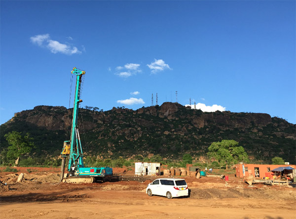 山河智能入巖神器在東非肯尼亞獲贊，人好設(shè)備好
