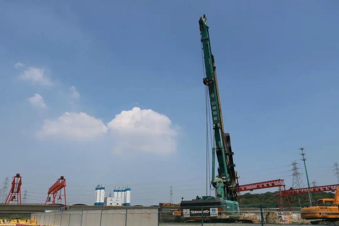 從業(yè)20多年的他，為何對山河智能旋挖鉆機(jī)情有獨(dú)鐘