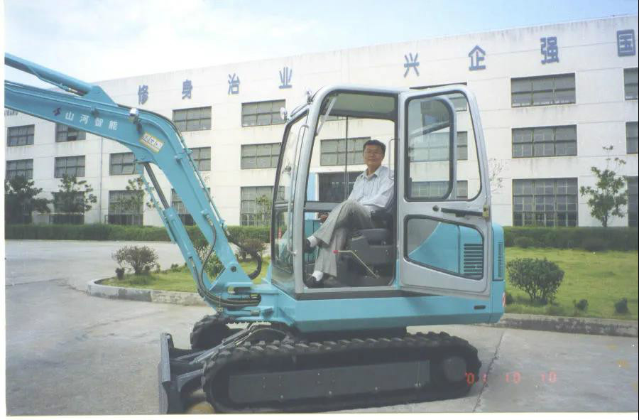 以先導(dǎo)式創(chuàng)新實(shí)現(xiàn)挖掘機(jī)從無到有，從小到大，從大到強(qiáng)！