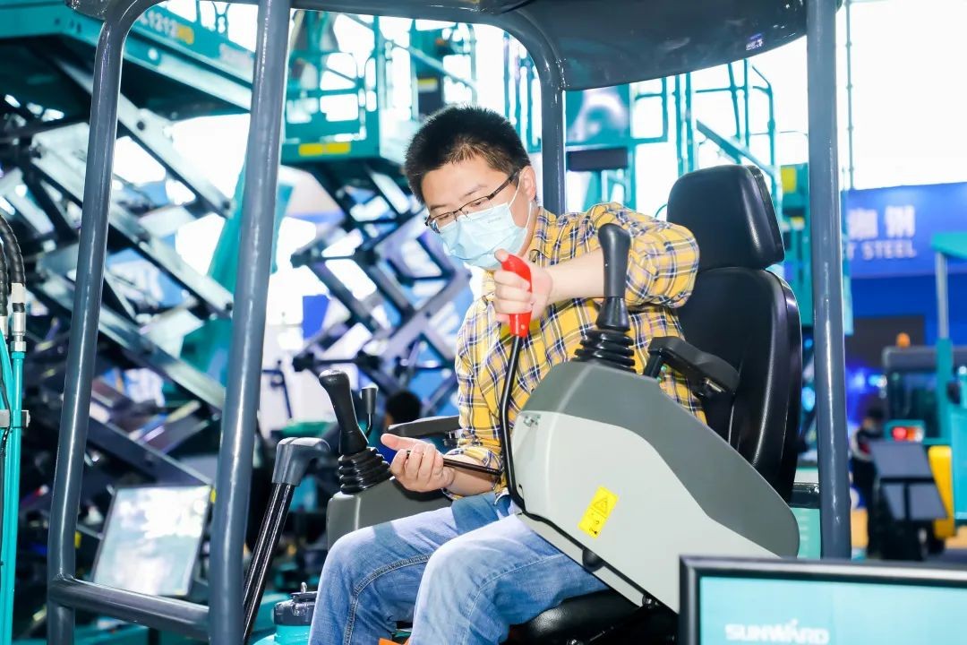 “機甲盛宴”長沙展圓滿收官！山河智能展區(qū)亮點精彩回顧