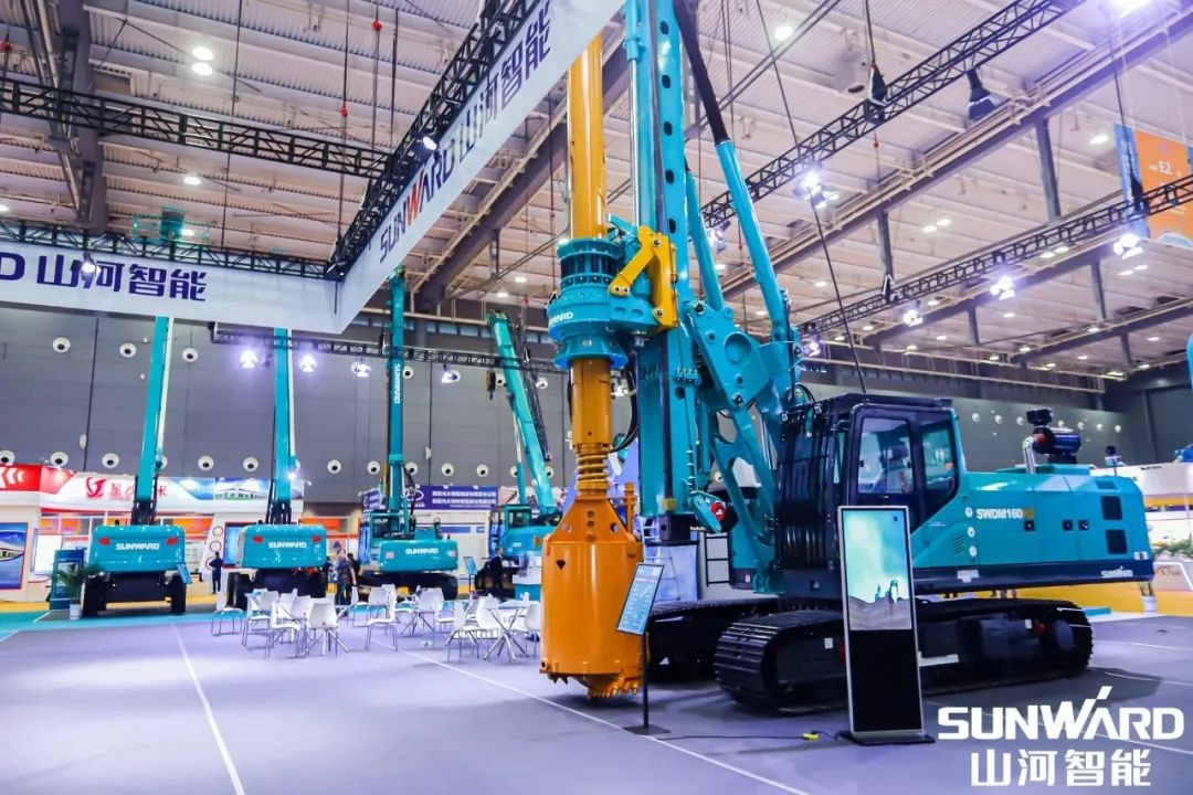 “山河綠”亮相長沙國際工程機(jī)械展，50余款產(chǎn)品盡顯山河智能創(chuàng)新實力