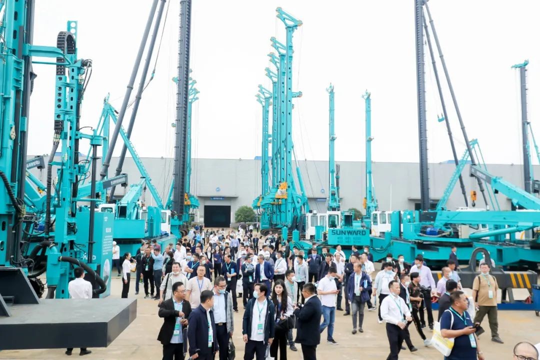 “爆品”出擊！山河智能客戶交流會簽約超8億元