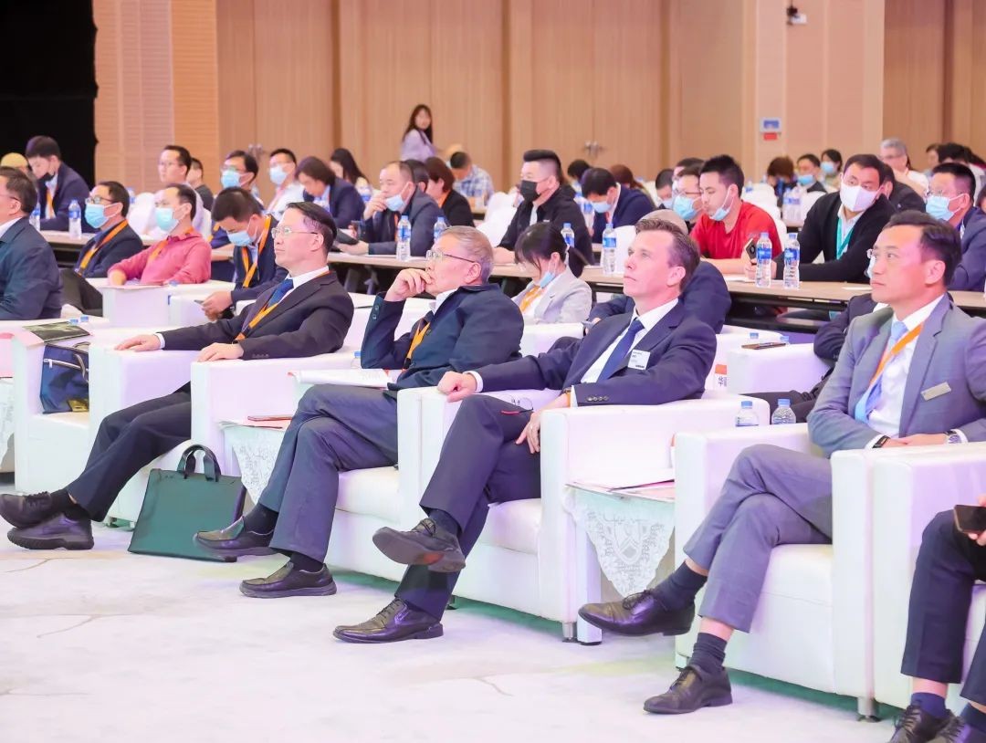 何清華出席長(zhǎng)沙國(guó)際工程機(jī)械產(chǎn)業(yè)鏈發(fā)展峰會(huì)，走“雙循環(huán)”道路關(guān)鍵在于“要做好自己的事情”