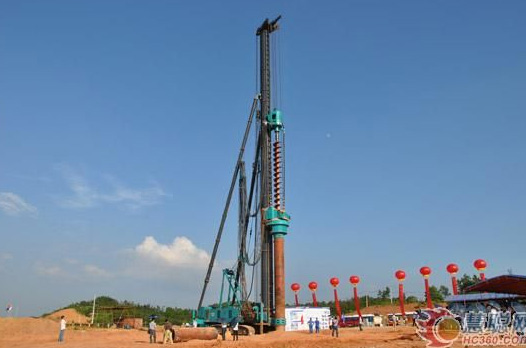 慧聰網(wǎng)——山河智能雙動力頭強(qiáng)力多功能鉆機(jī)工法研討會舉行