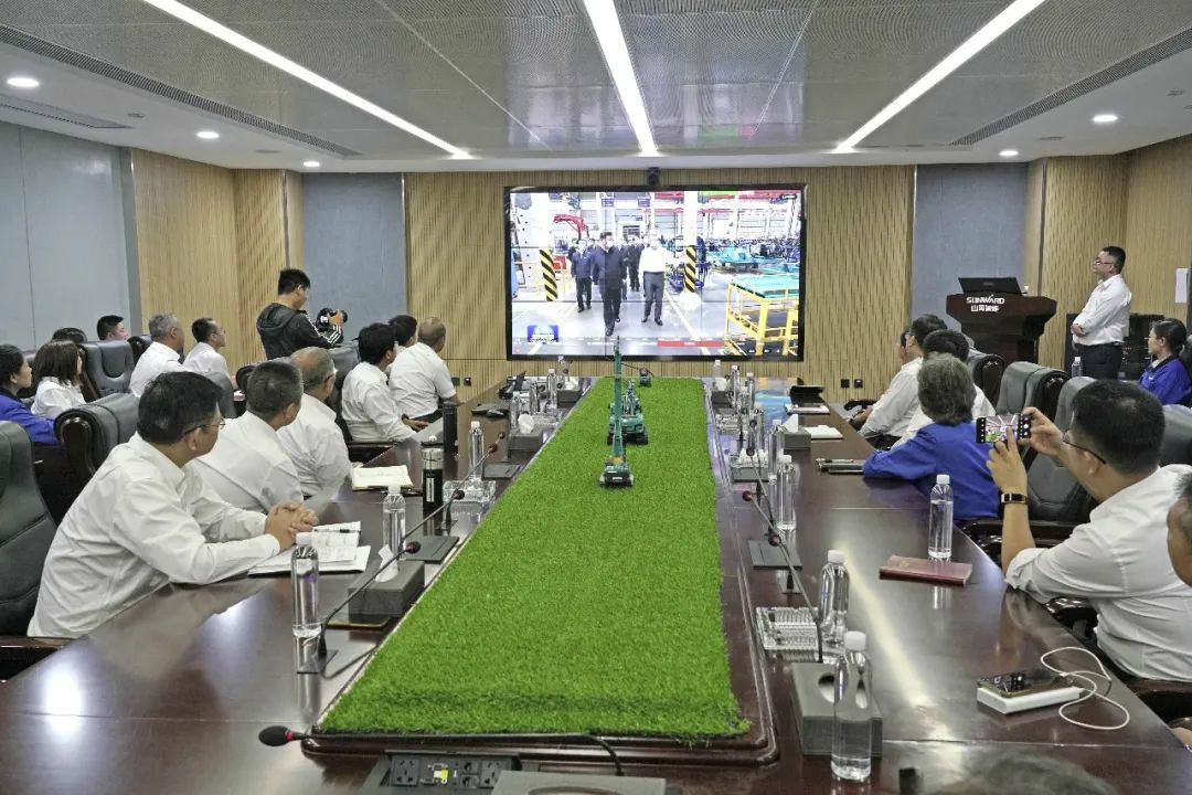 總書記“點贊”山河創(chuàng)新，山河智能集中收看《新聞聯(lián)播》