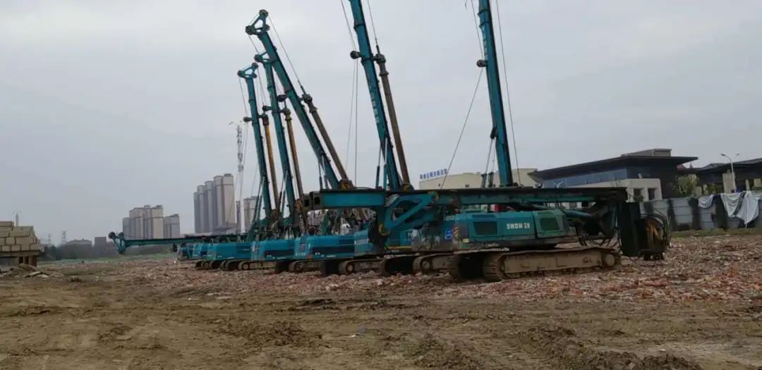 颯！他以11臺旋挖鉆占領(lǐng)荊州房建市場