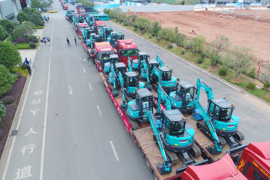 助力祖國西南地區(qū)建設(shè)！山河智能國內(nèi)首批SWE60UF無尾挖掘機批量交付