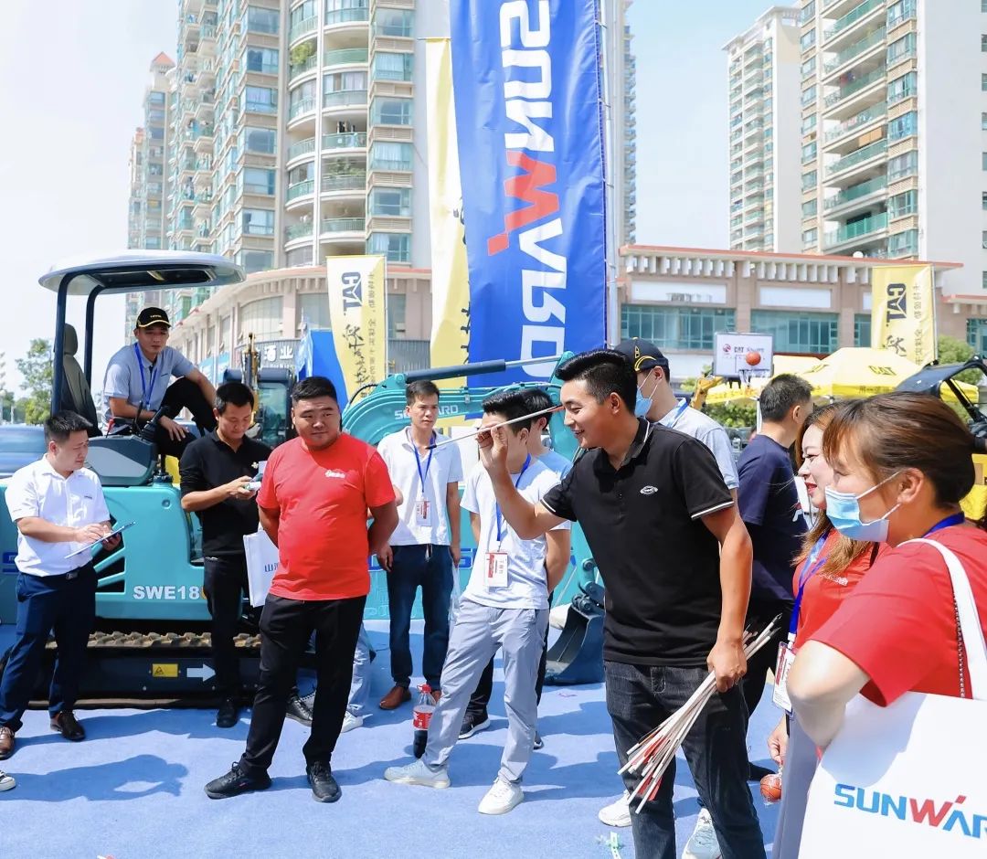 共享微挖新視界！山河智能微挖三大王牌產(chǎn)品齊聚2021全球微挖大會