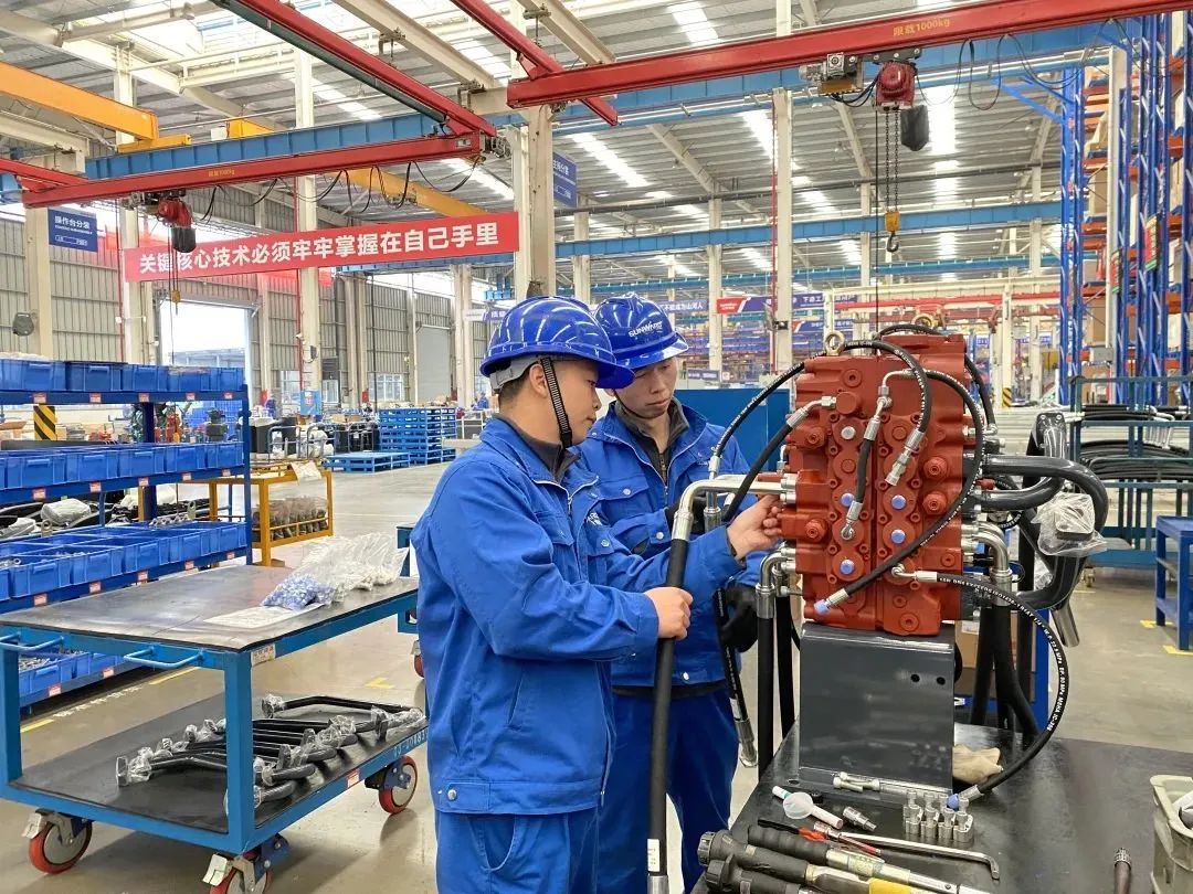 《湖南教育》：探索18年，山河智能找到校企合作共贏的答案