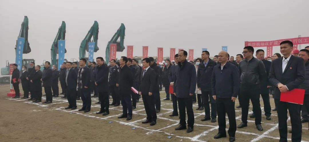 “山河綠”精彩亮相！山河智能裝備全面助力長沙機(jī)場改擴(kuò)建項(xiàng)目