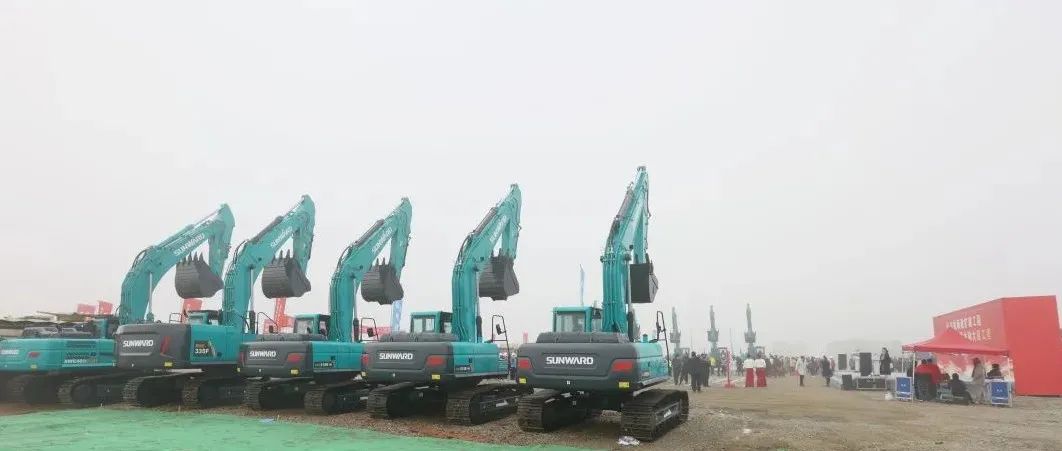 “山河綠”精彩亮相！山河智能裝備全面助力長沙機(jī)場改擴(kuò)建項(xiàng)目