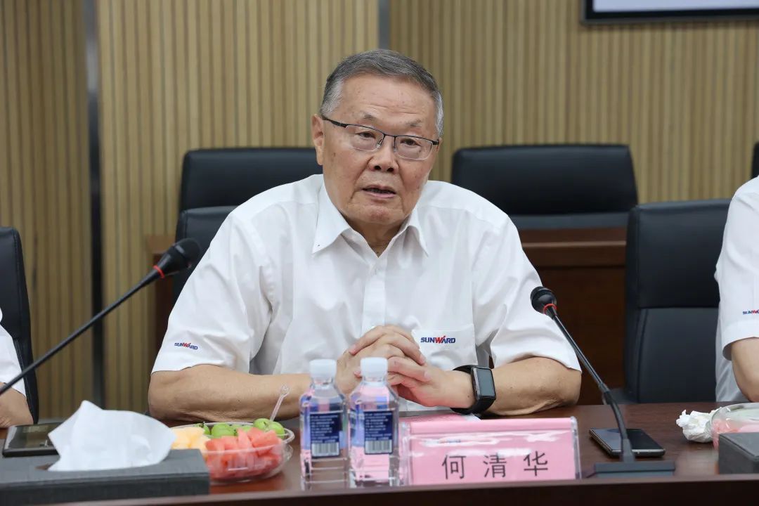 紫金礦業(yè)集團(tuán)黨委書記、董事長陳景河蒞臨山河智能考察交流