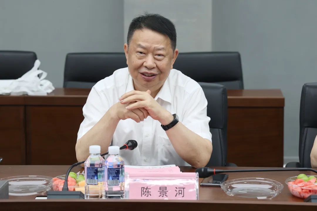 紫金礦業(yè)集團(tuán)黨委書記、董事長陳景河蒞臨山河智能考察交流