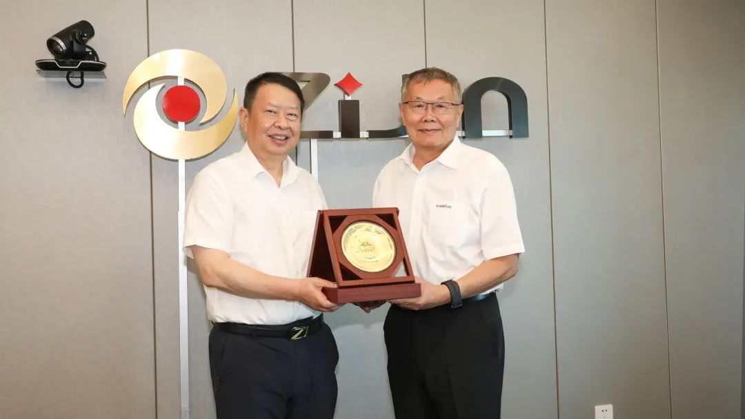 理想成就未來！何清華受邀赴世界500強企業(yè)紫金礦業(yè)集團作專題講座