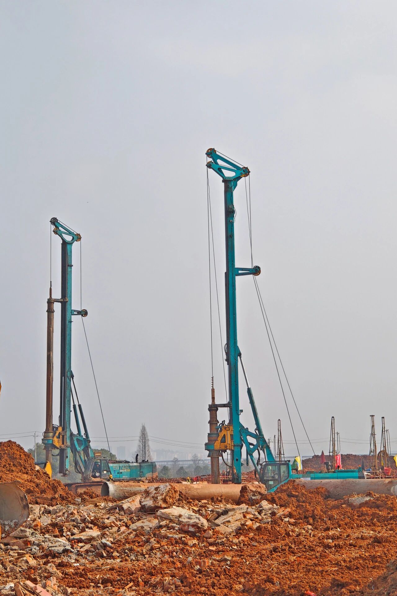刷新“進(jìn)度條”、構(gòu)筑新地標(biāo)！山河智能旋挖集群助力長沙奧體中心建設(shè)